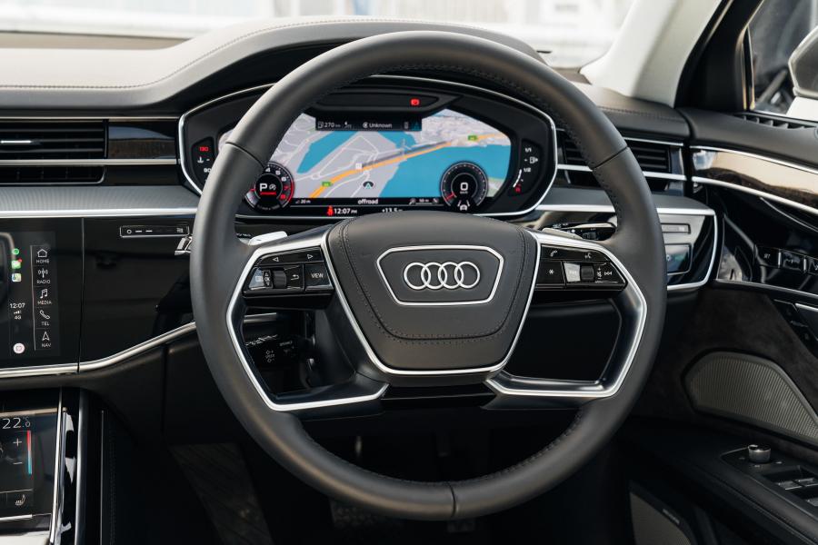 Панель приборов Audi A8 L 55 TFSI Quattro (D5) 2018 года  (AU) (фото 34 из 39)